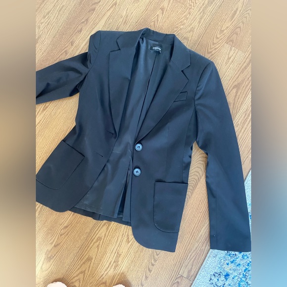 Blazer - Picture 2 of 3